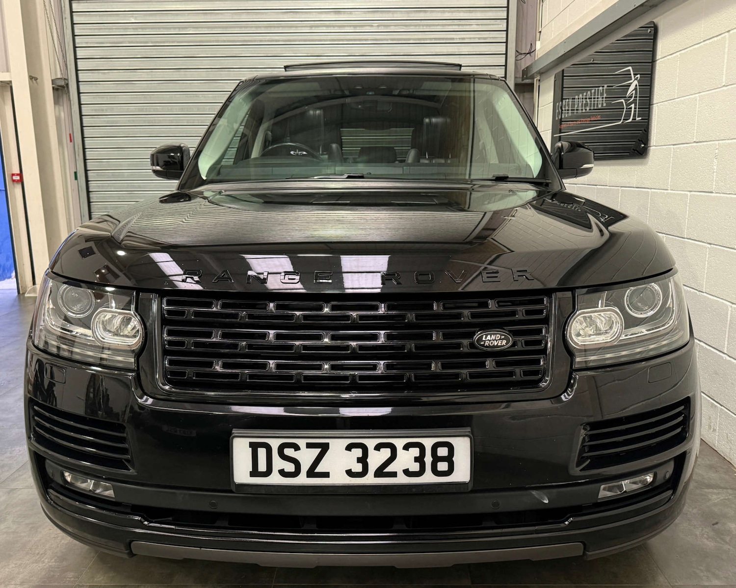 Used Land Rover Range Rover 2017 for sale - 77974131: Photo 2