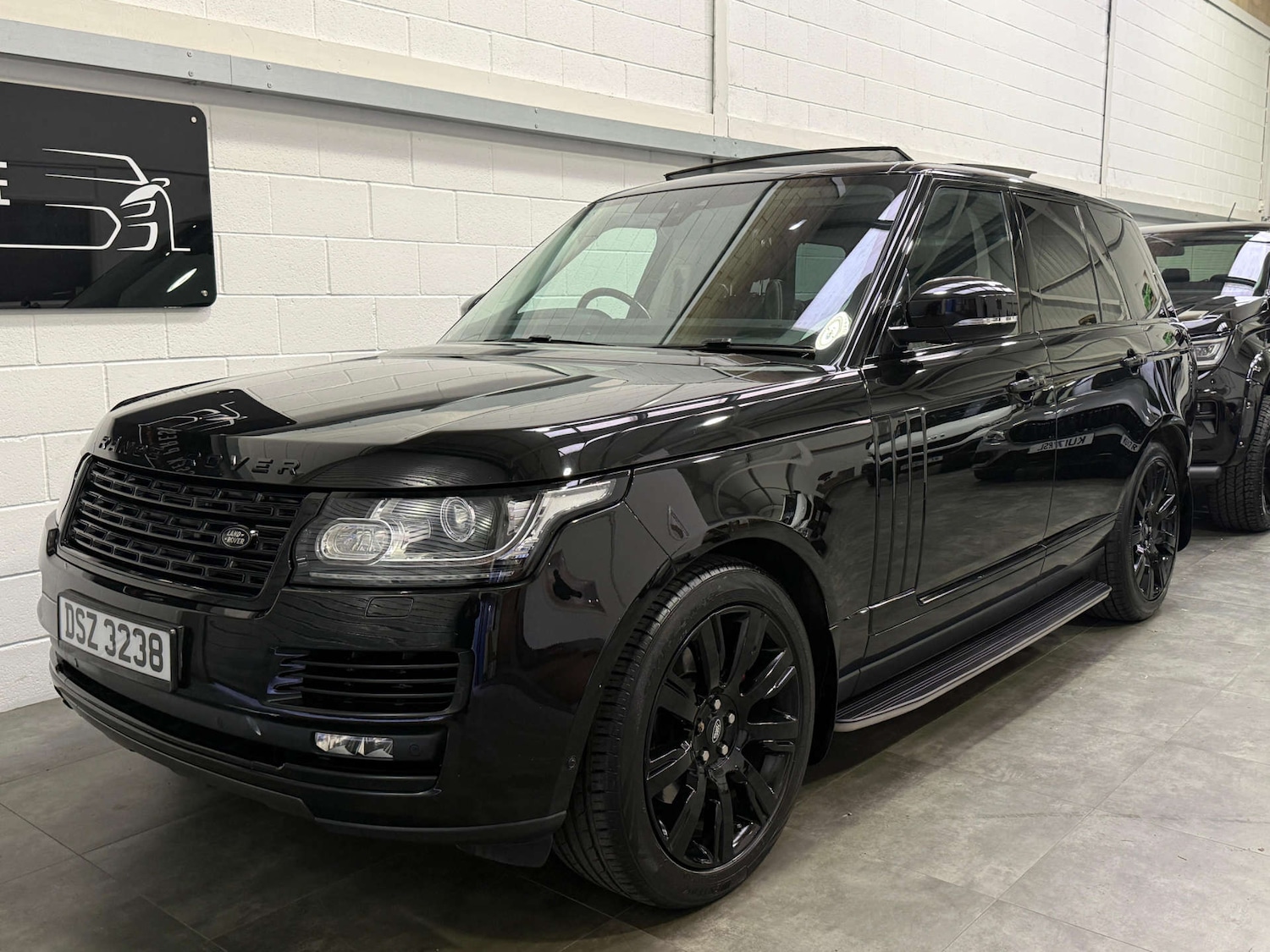 Used Land Rover Range Rover 2017 for sale - 77974131: Photo 3