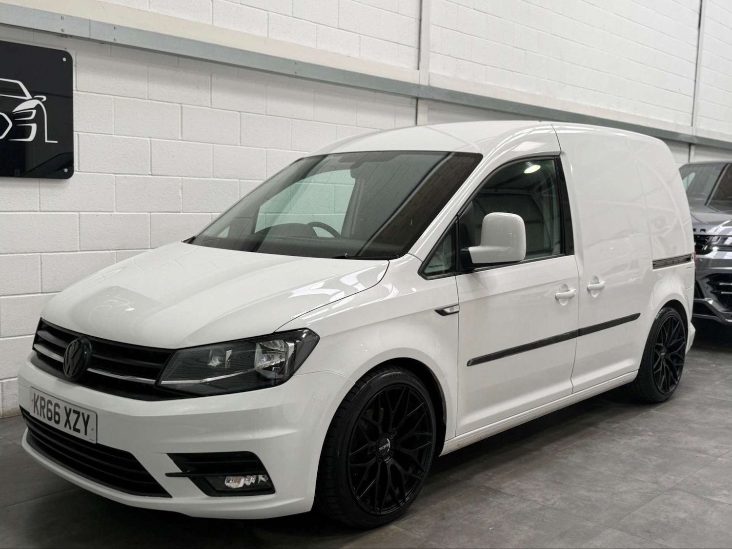 Used Volkswagen Caddy 2017 for sale - 76301986: Photo 2