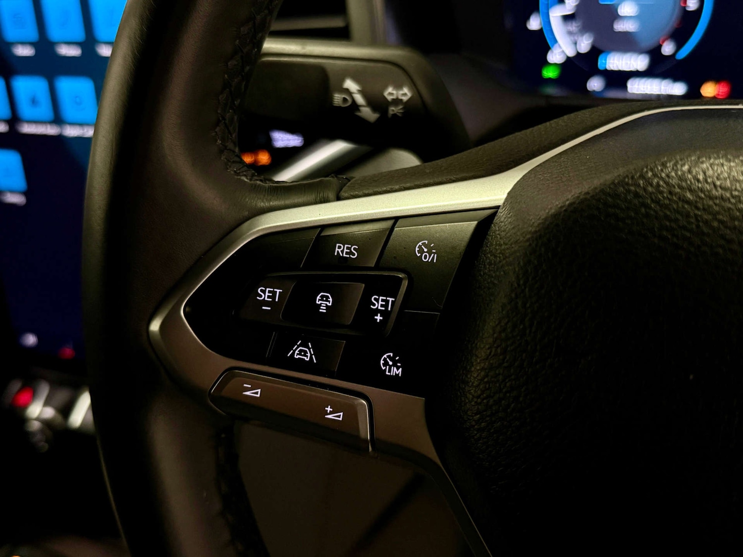 Used Volkswagen Amarok 2024 for sale - 77132815: Photo 25