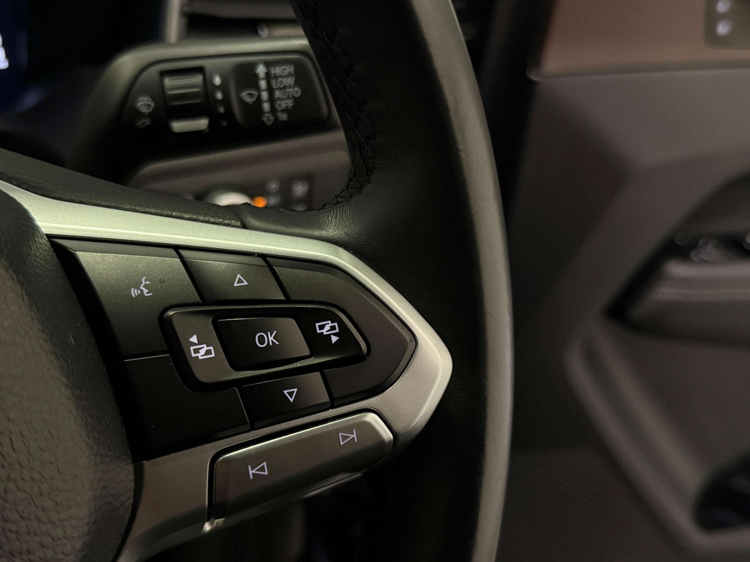 Used Volkswagen Amarok 2024 for sale - 77132815: Photo 27