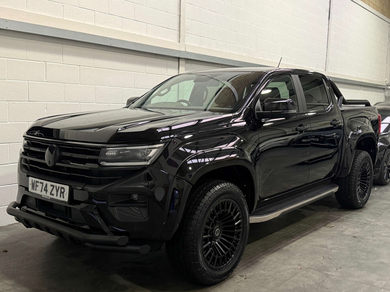 Used Volkswagen Amarok 2024 for sale - 77132815: Photo 3