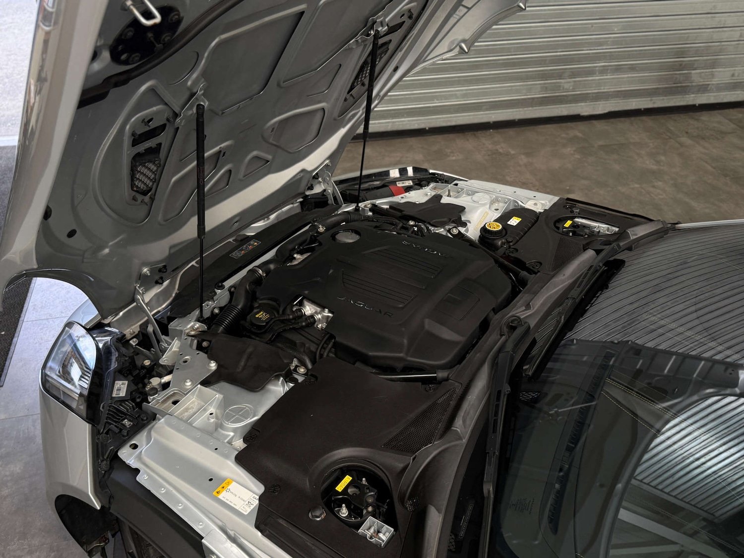 Used Jaguar F-Type 2017 for sale - 77161988: Photo 30