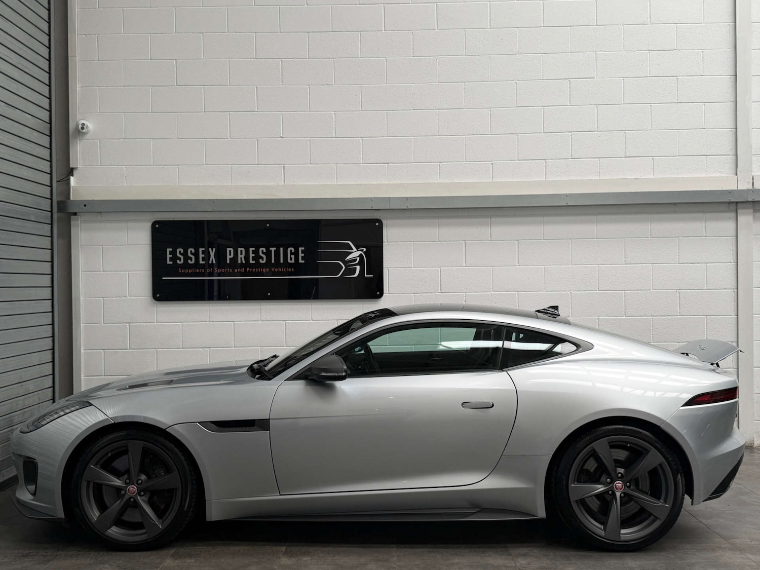 Used Jaguar F-Type 2017 for sale - 77161988: Photo 4