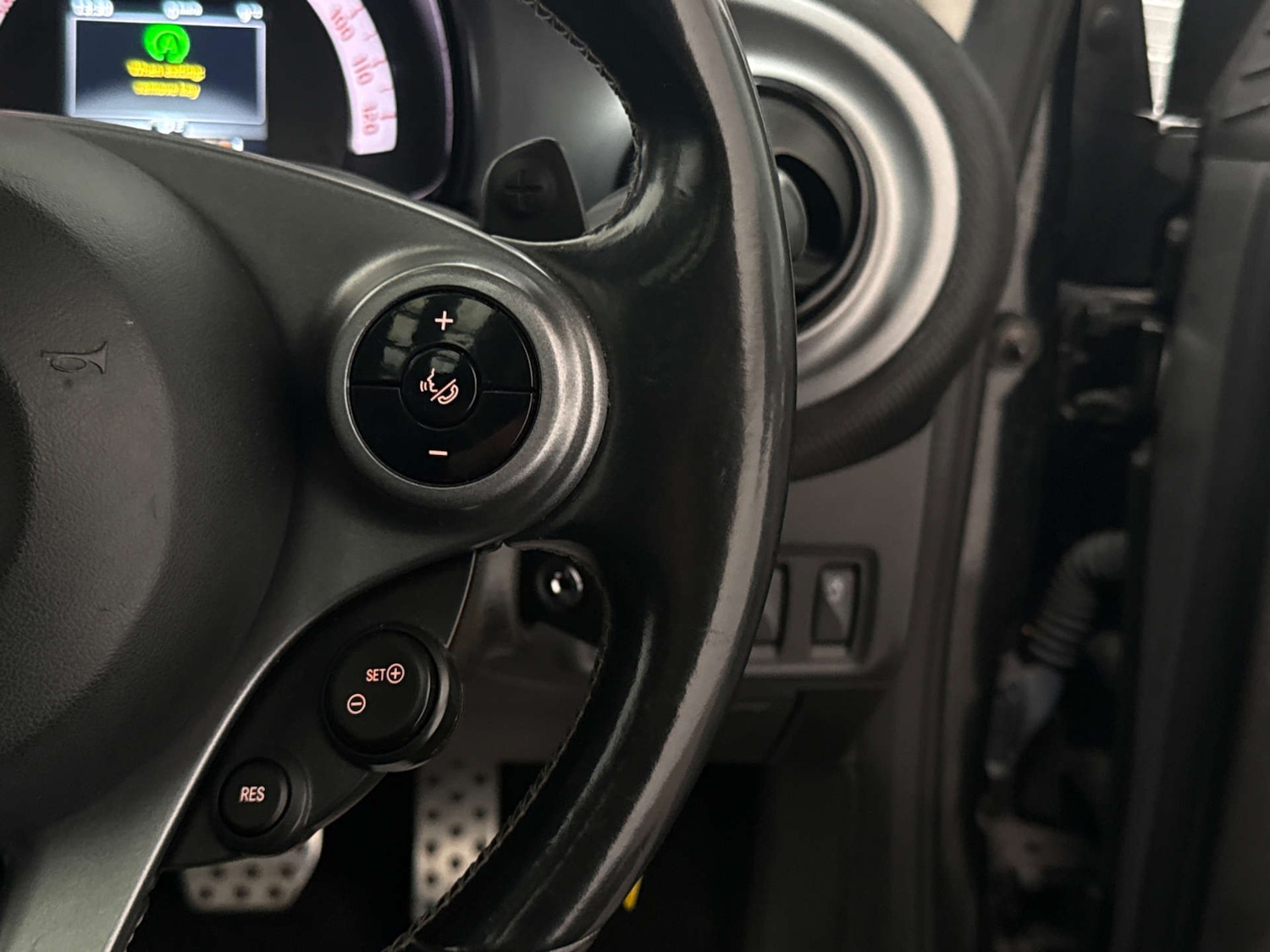 Used smart fortwo 2017 for sale - 77618892: Photo 15