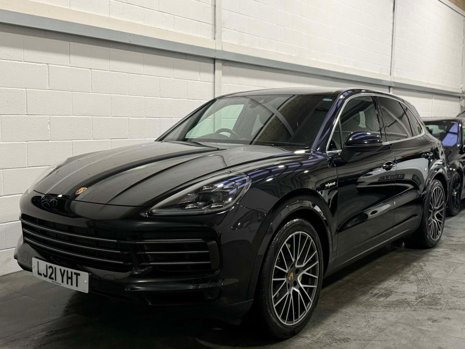 Used Porsche Cayenne 2021 for sale - 77349811: Photo 3