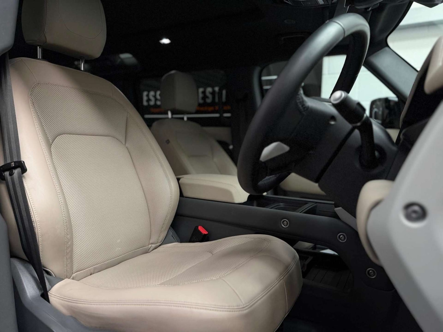 Used Land Rover Defender 2022 for sale - 76709165: Photo 15