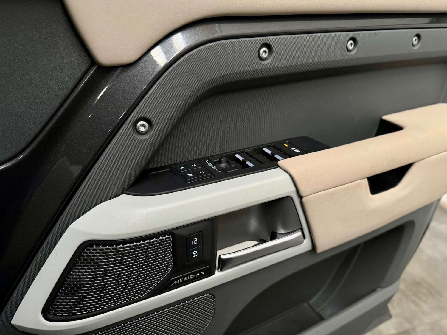 Used Land Rover Defender 2022 for sale - 76709165: Photo 20