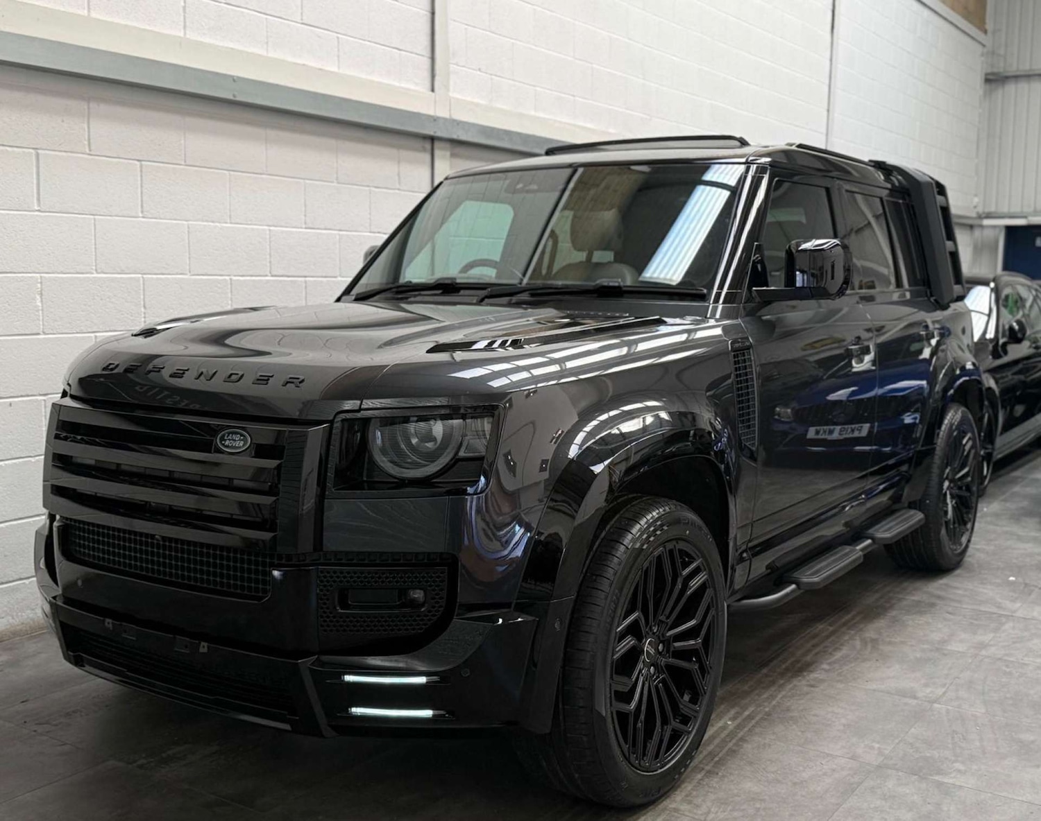 Used Land Rover Defender 2022 for sale - 76709165: Photo 3