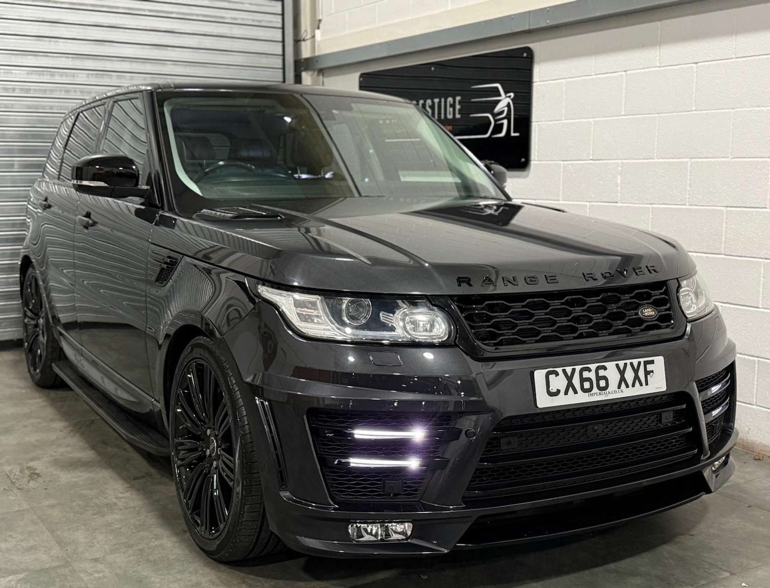 Used Land Rover Range Rover Sport 2016 for sale - 76711692: Photo 1