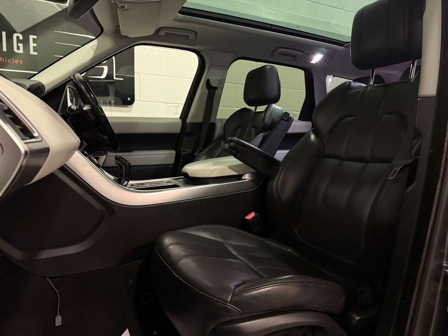 Used Land Rover Range Rover Sport 2016 for sale - 76711692: Photo 16