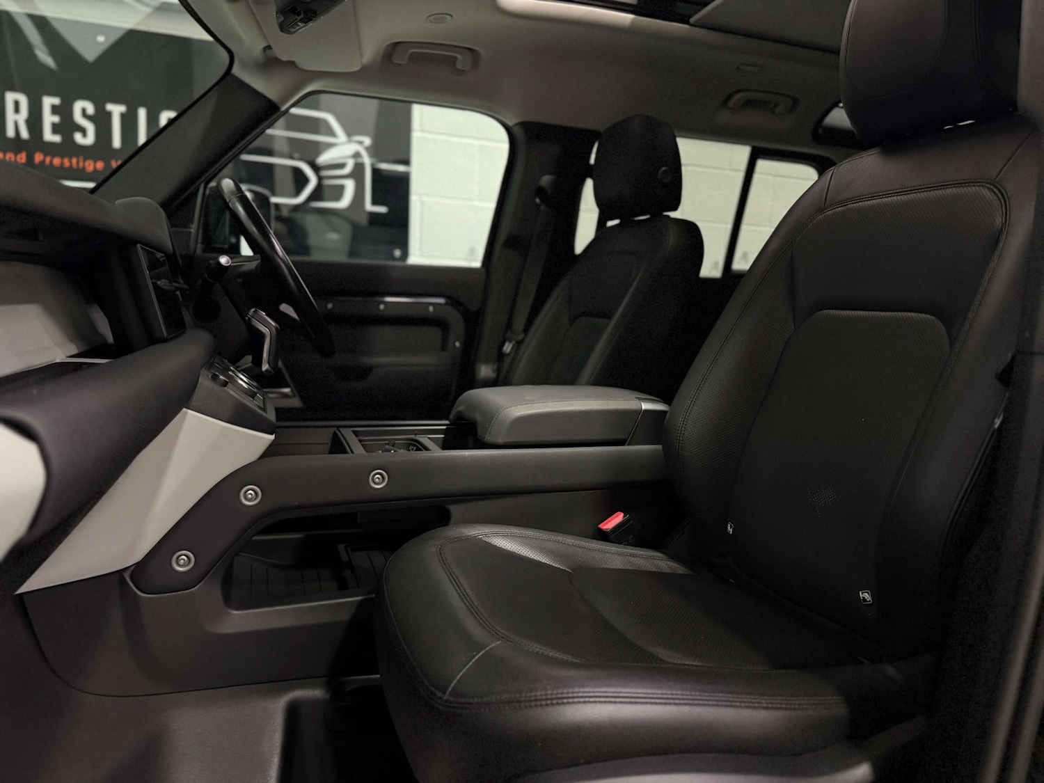 Used Land Rover Defender 2022 for sale - 77200749: Photo 17