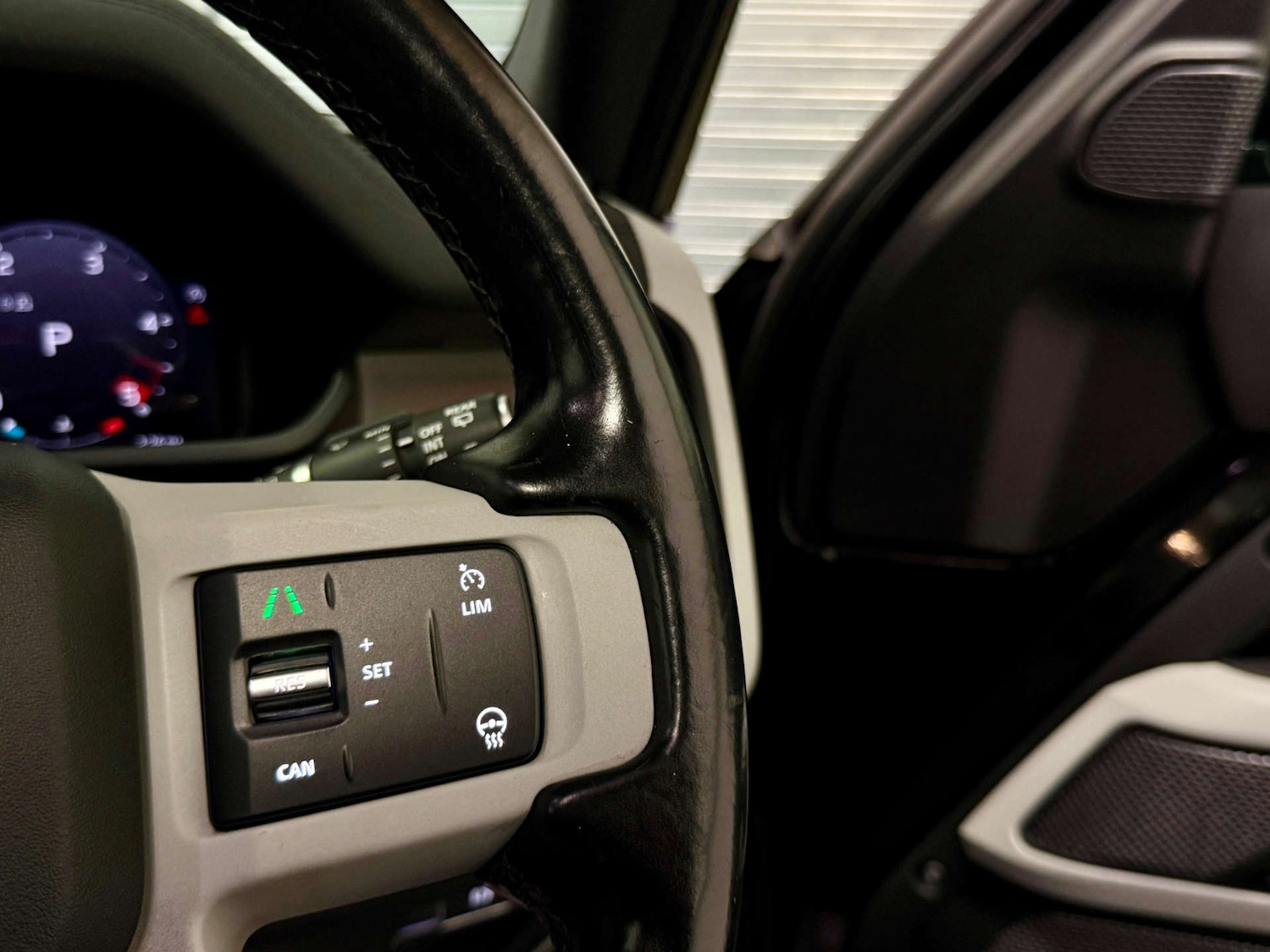 Used Land Rover Defender 2022 for sale - 77200749: Photo 25