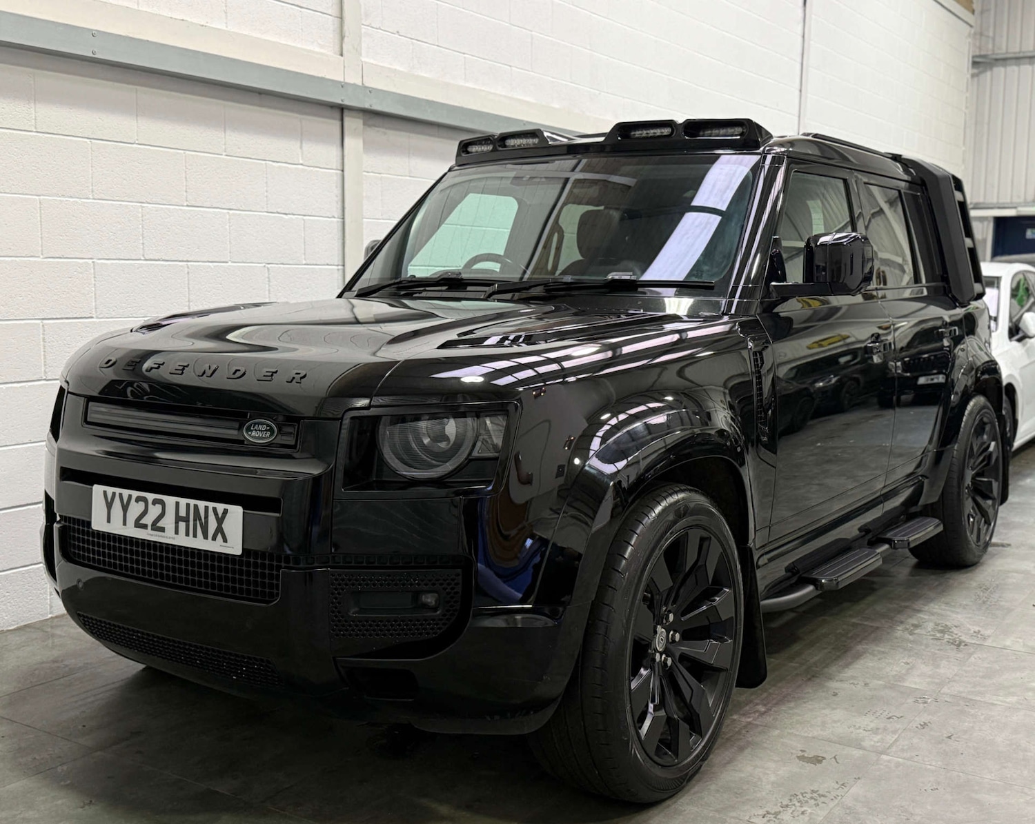 Used Land Rover Defender 2022 for sale - 77200749: Photo 3