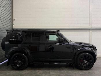 Used Land Rover Defender 2022 for sale - 77200749: Photo