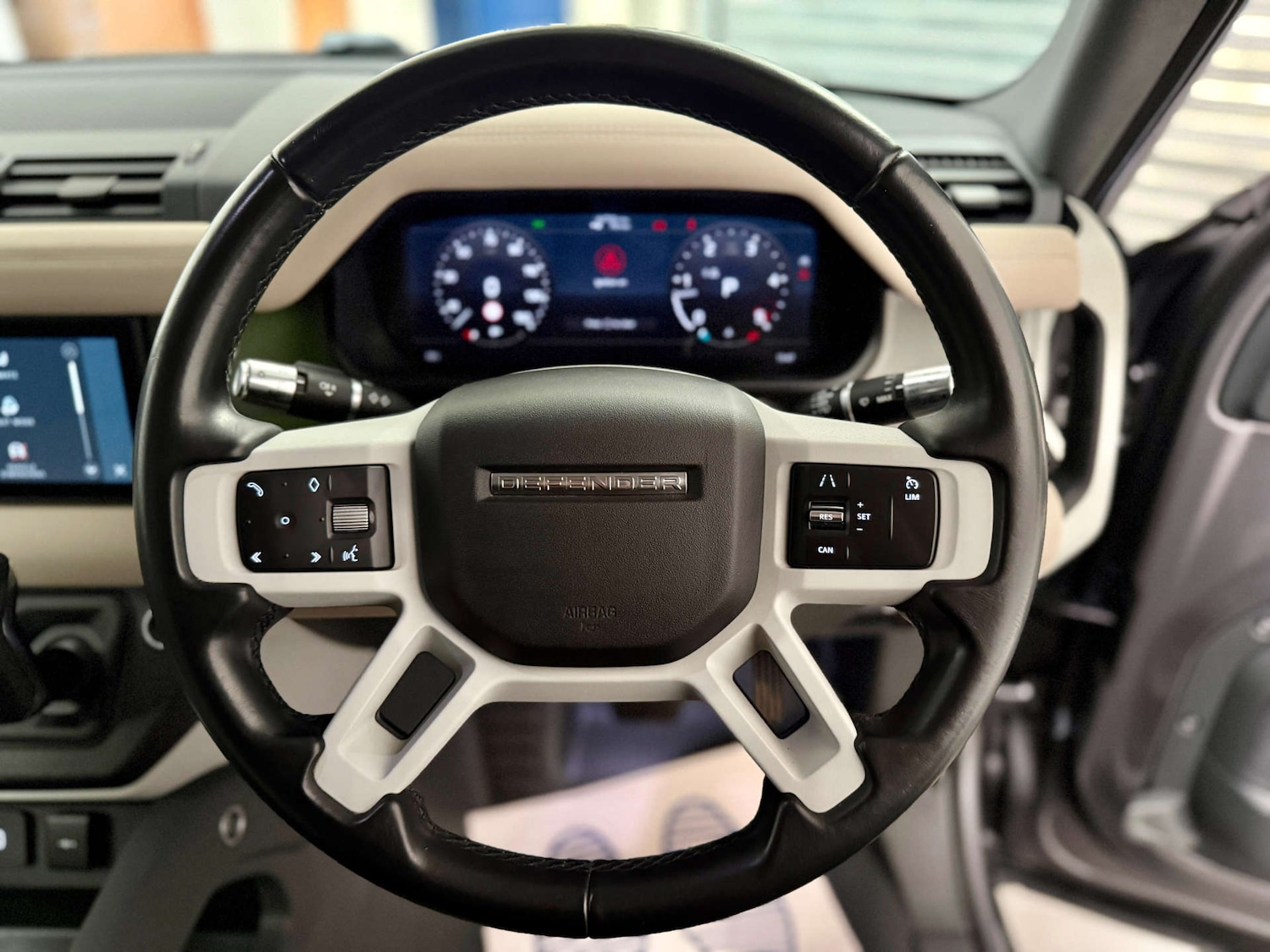 Used Land Rover Defender 2020 for sale - 77976974: Photo 12