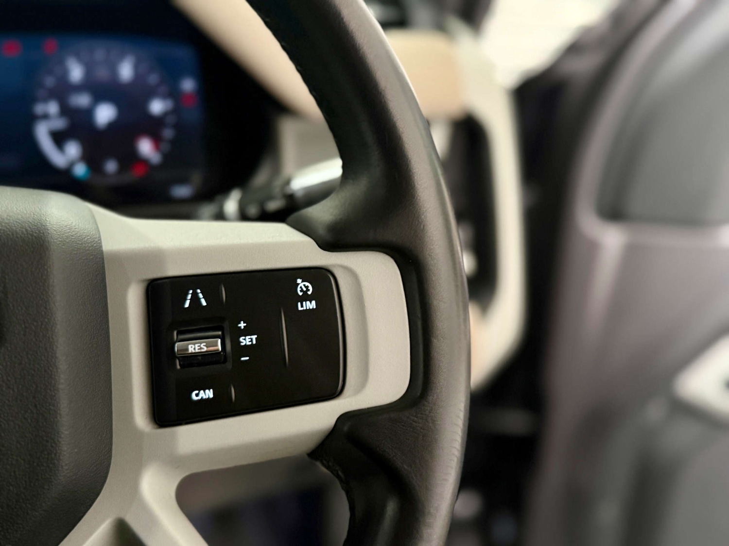 Used Land Rover Defender 2020 for sale - 77976974: Photo 22