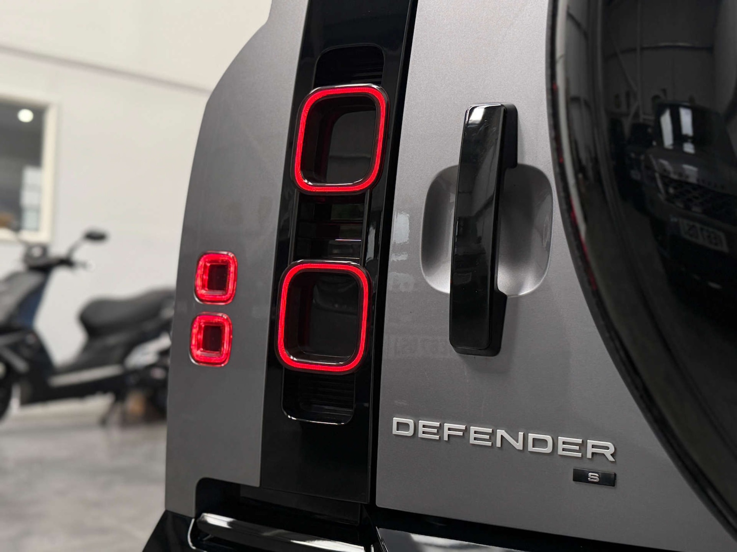 Used Land Rover Defender 2020 for sale - 77976974: Photo 9