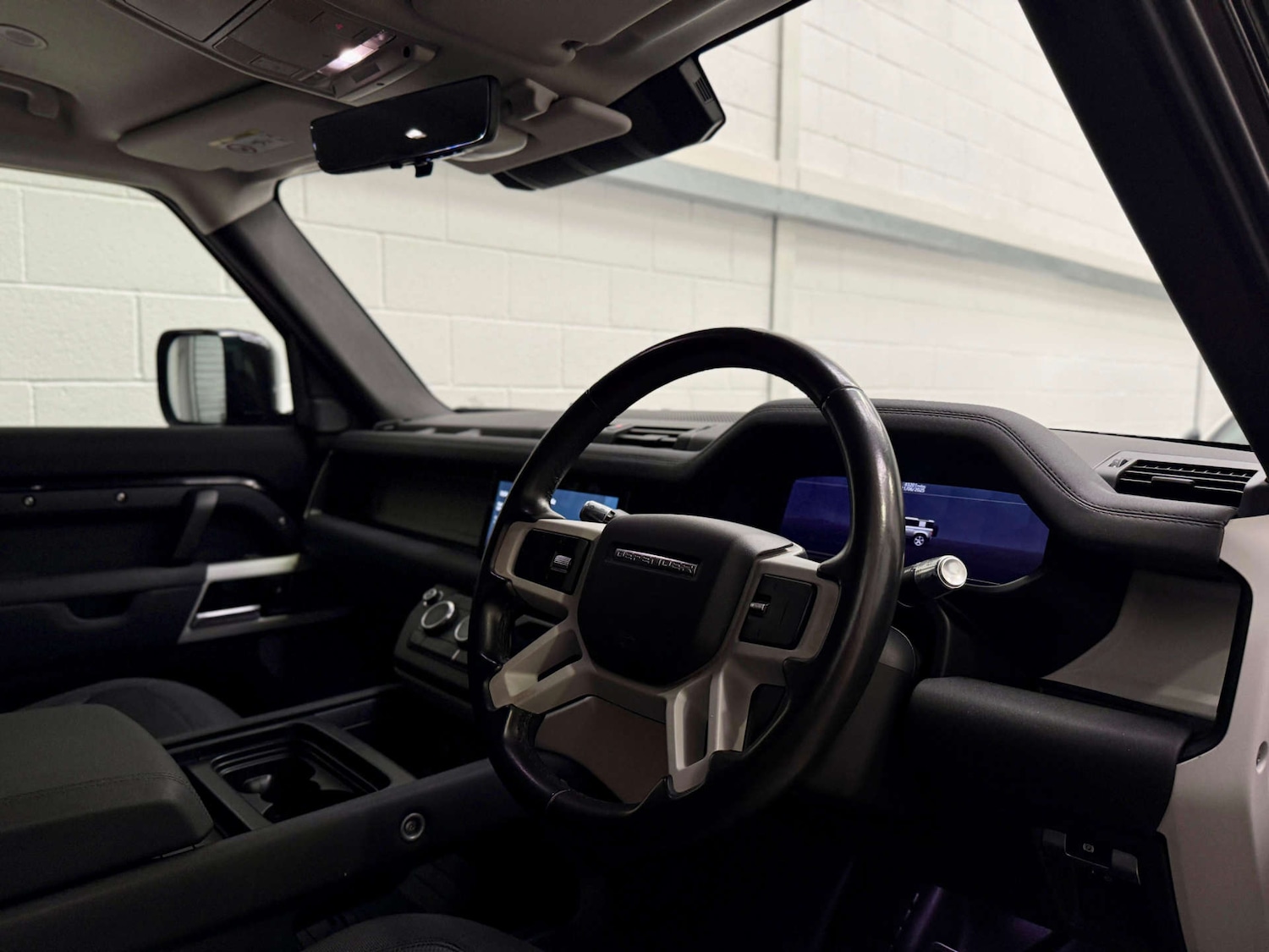 Used Land Rover Defender 2020 for sale - 76478969: Photo 15