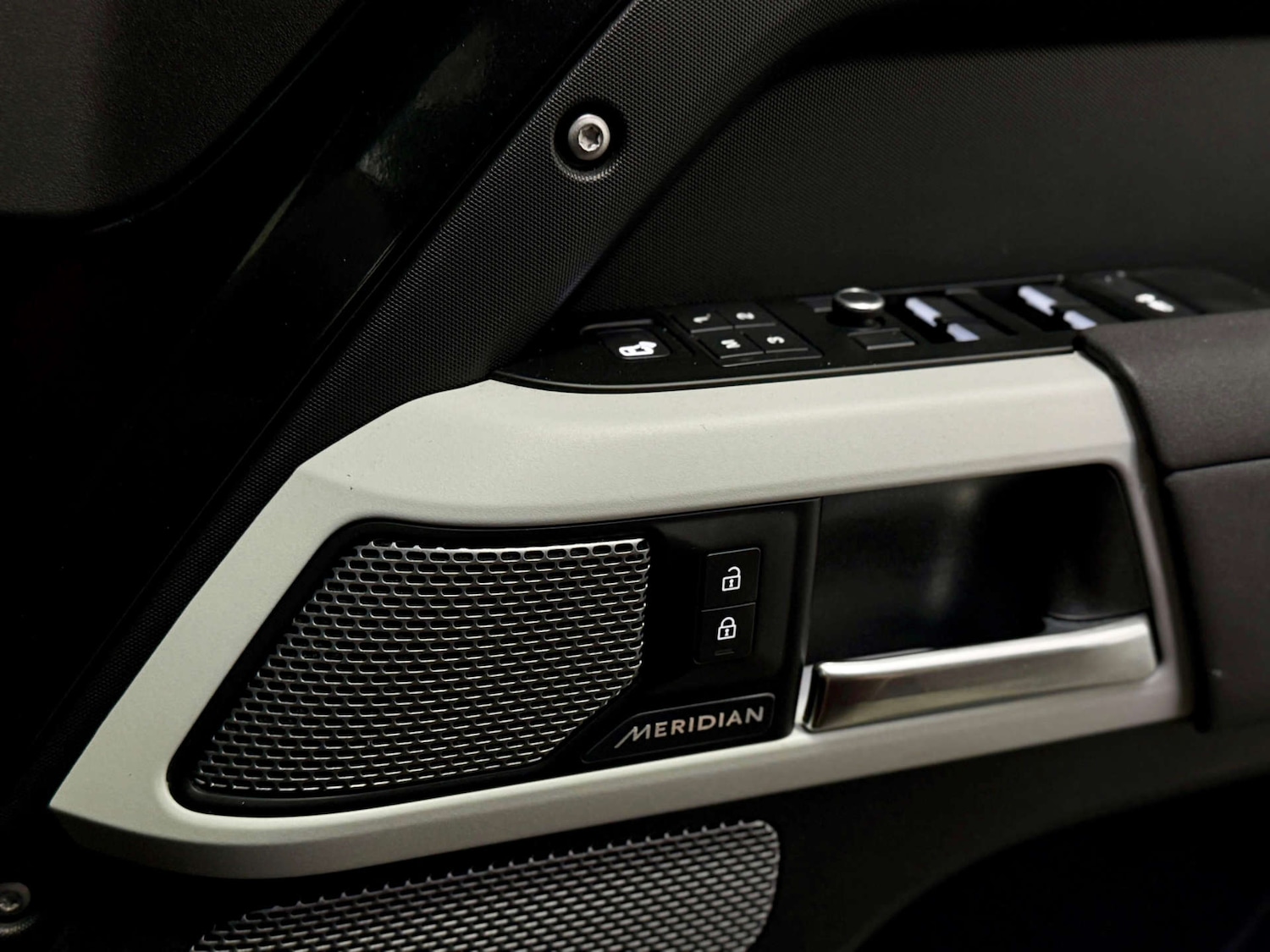 Used Land Rover Defender 2020 for sale - 76478969: Photo 21