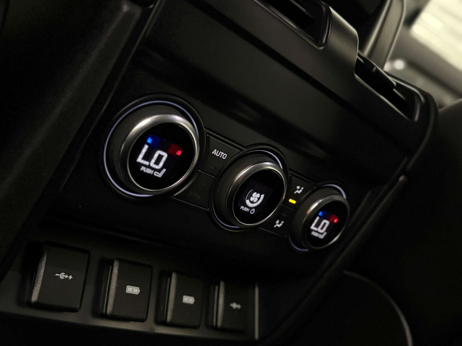 Used Land Rover Defender 2020 for sale - 76478969: Photo 26