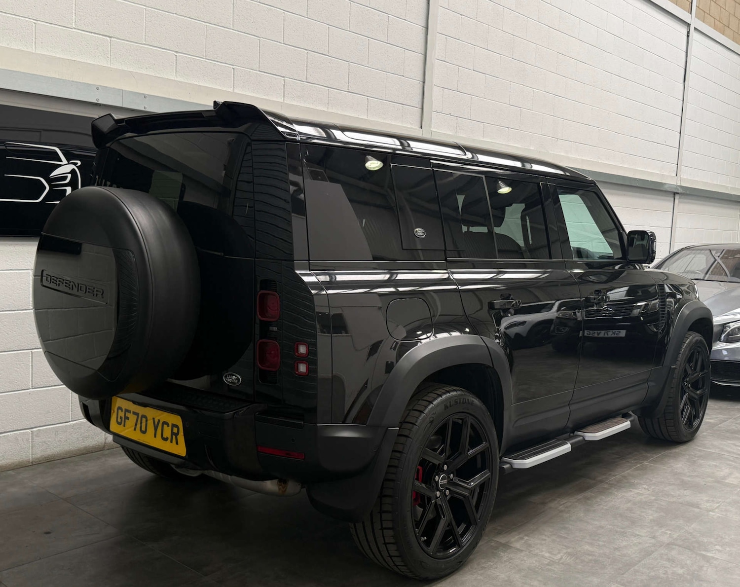 Used Land Rover Defender 2020 for sale - 76478969: Photo 6
