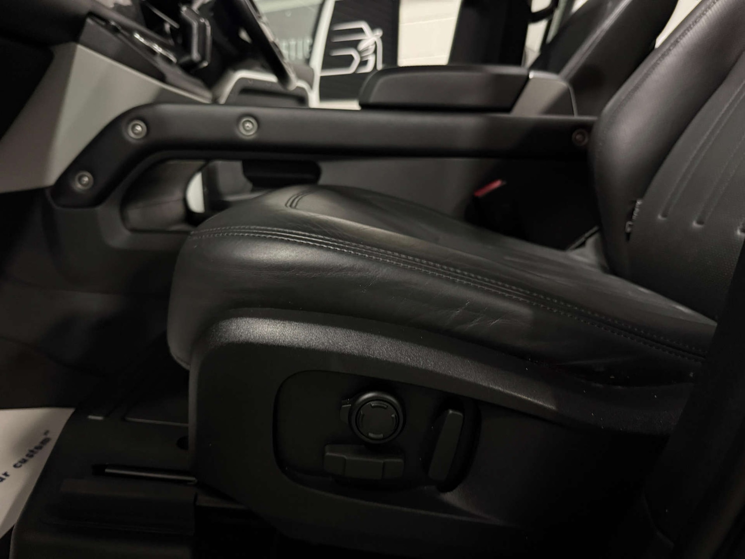 Used Land Rover Defender 2020 for sale - 77147764: Photo 27