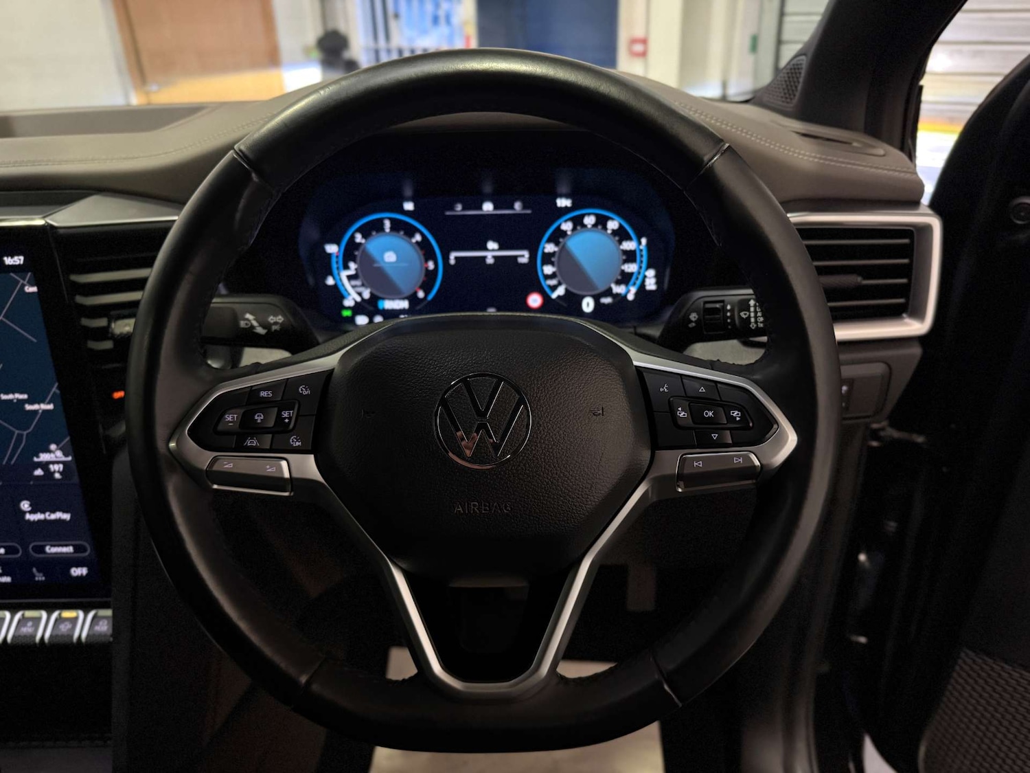 Used Volkswagen Amarok 2023 for sale - 76356055: Photo 14