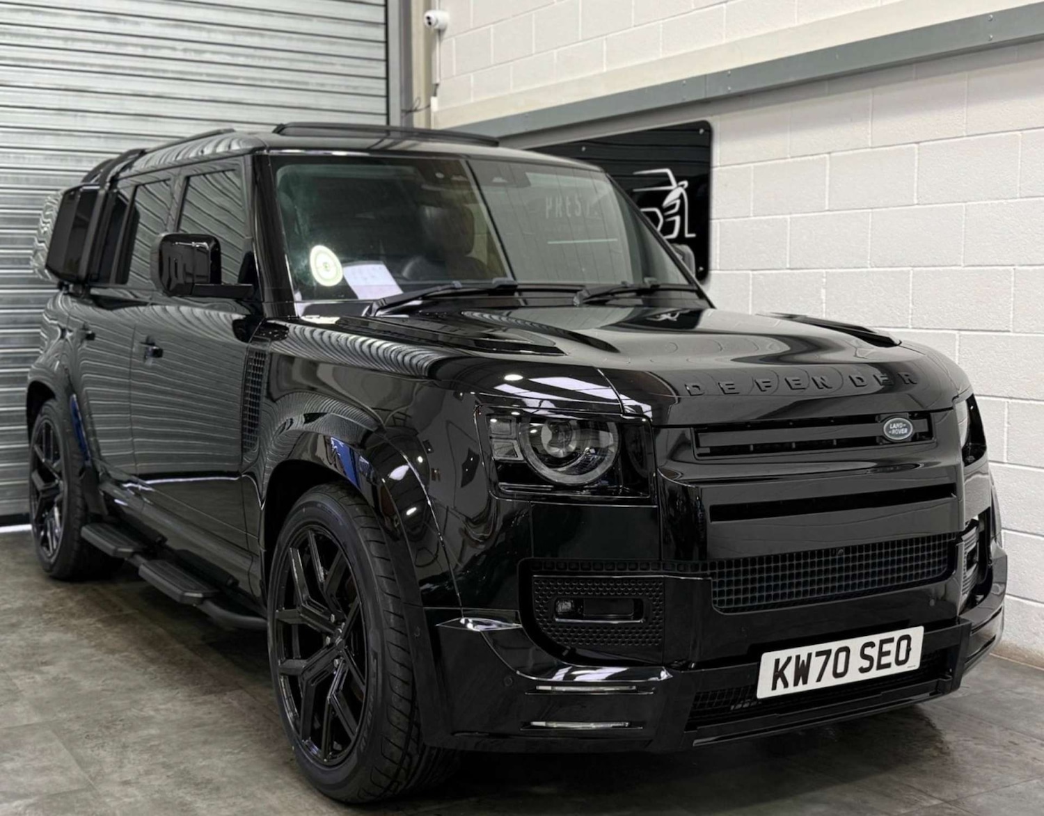 Used Land Rover Defender 2020 for sale - 76531565: Photo 1