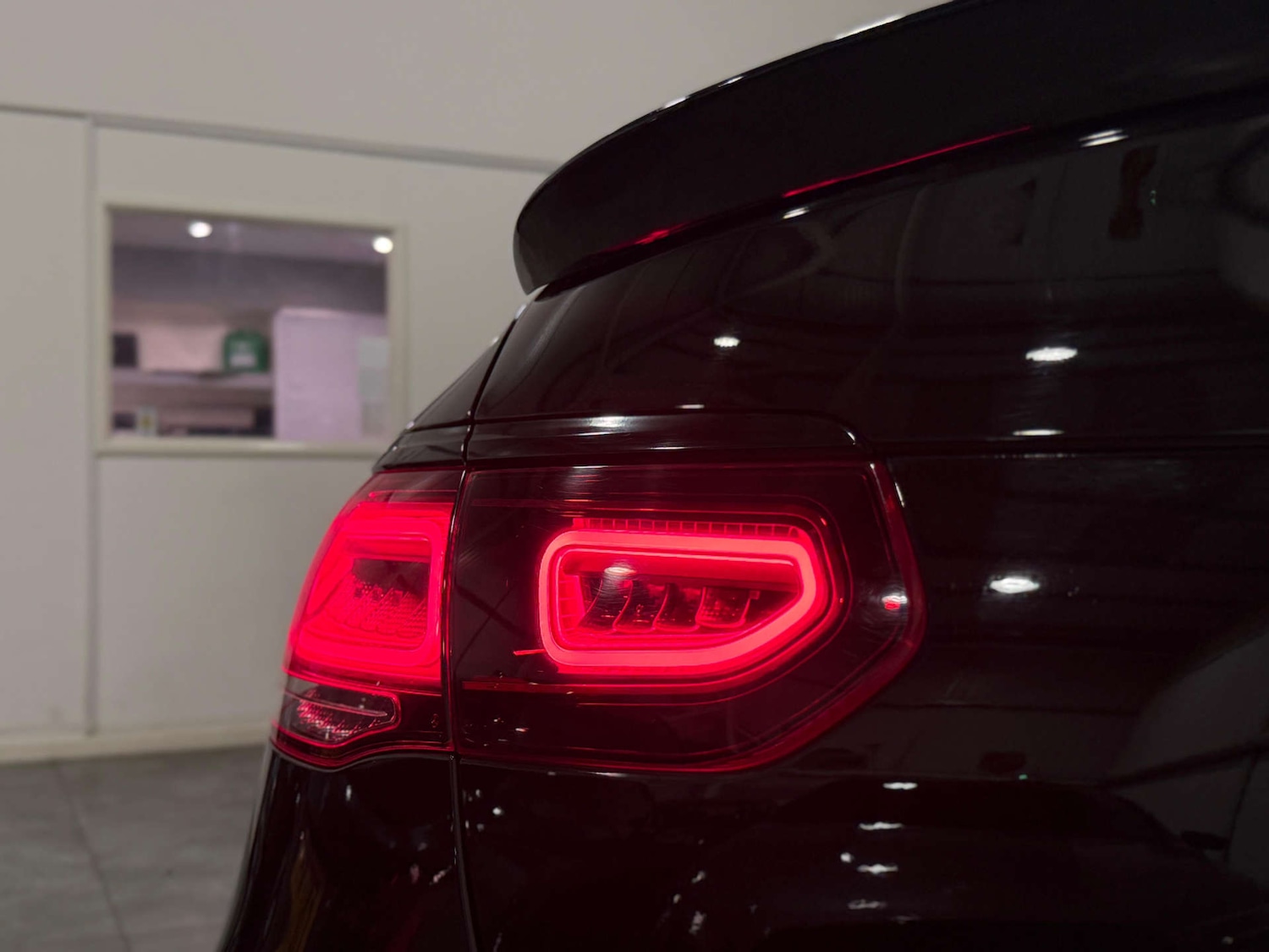 Used Mercedes-Benz GLC 2019 for sale - 76744016: Photo 11