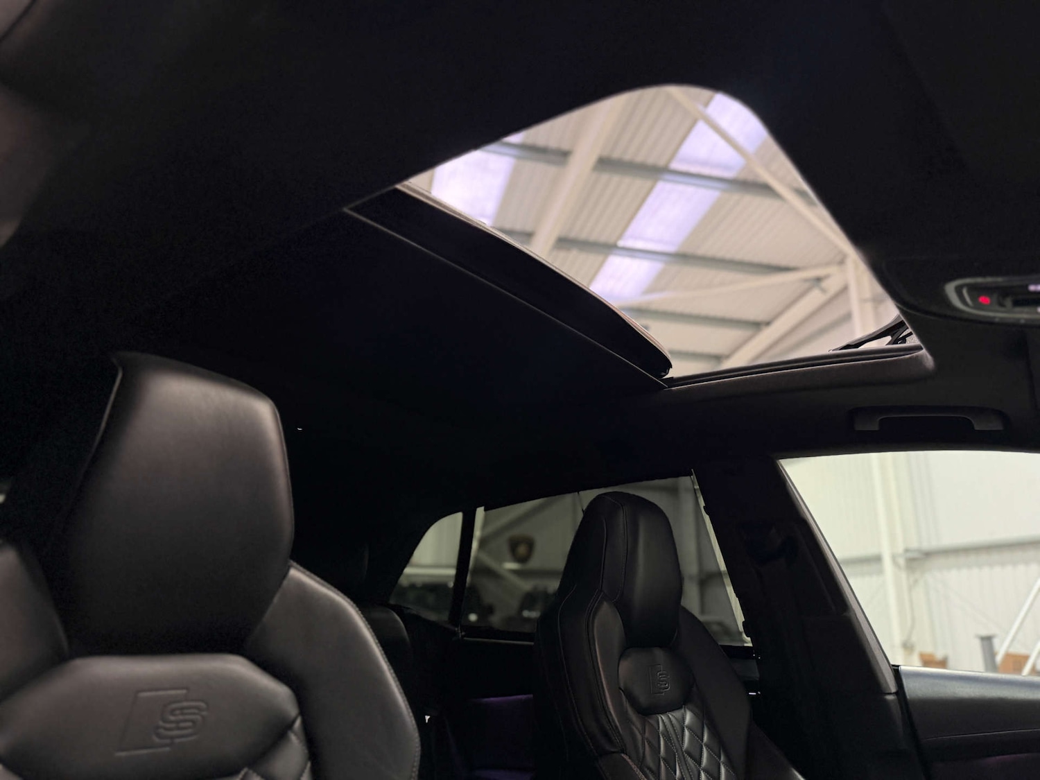 Used Audi Q8 2019 for sale - 77655655: Photo 24