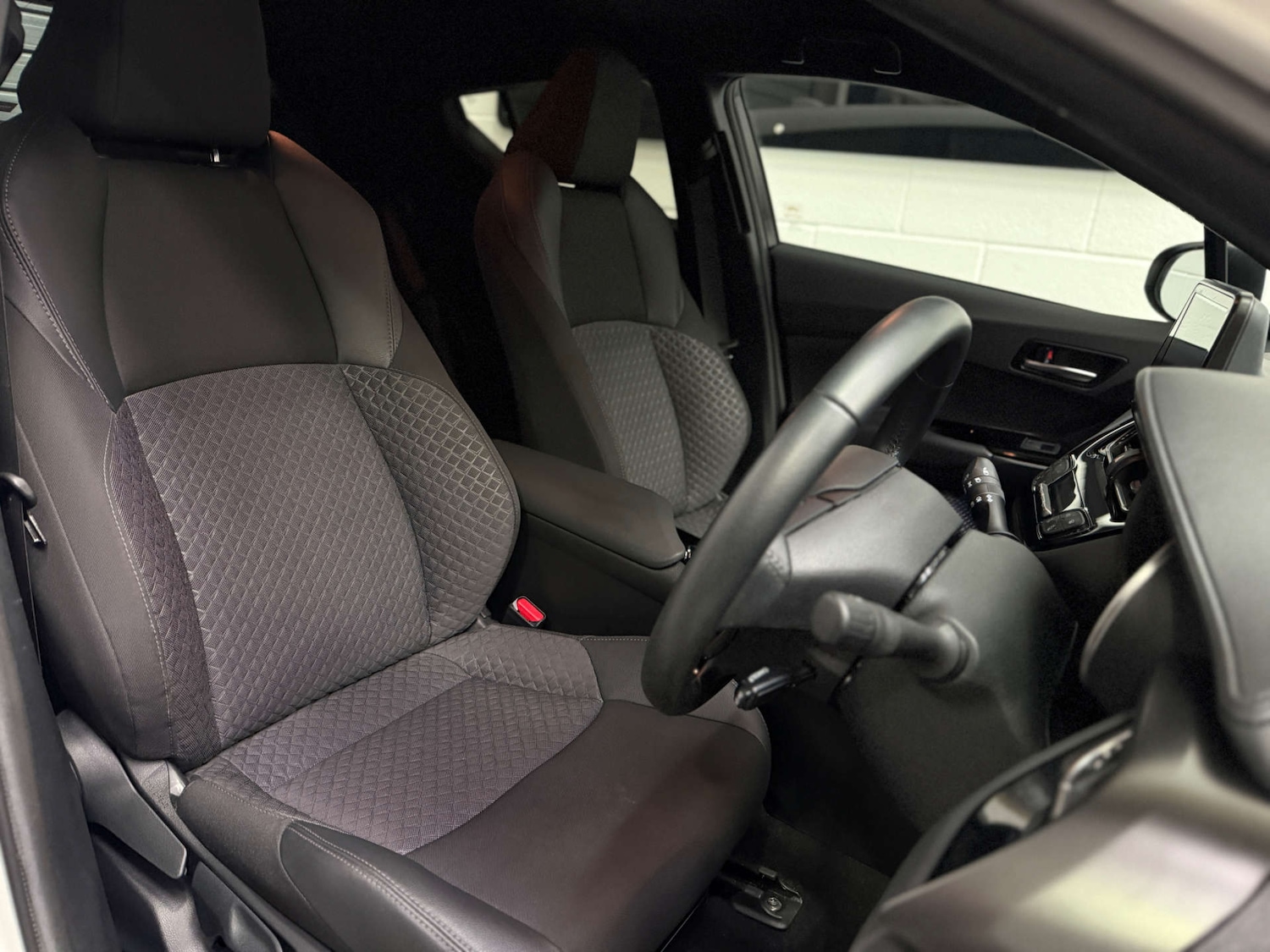 Used Toyota C-HR 2023 for sale - 77581135: Photo 15