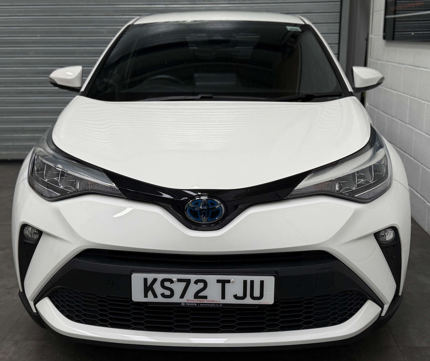 Used Toyota C-HR 2023 for sale - 77581135: Photo 2