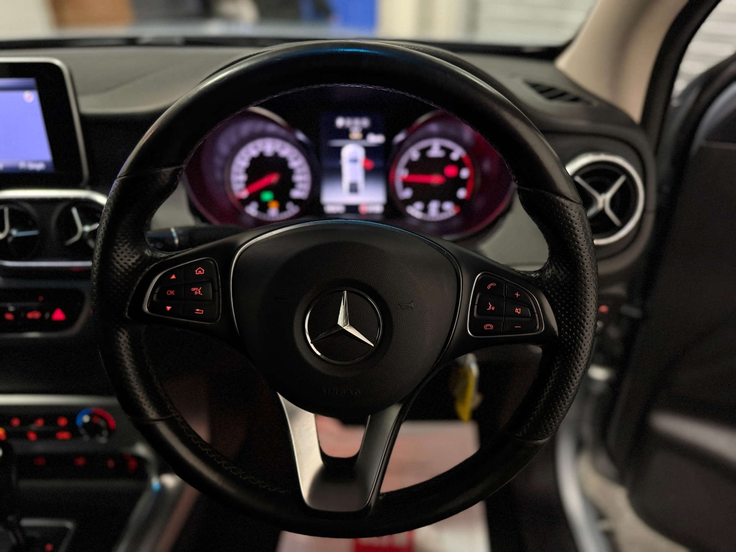 Used Mercedes-Benz X-Class 2019 for sale - 76165326: Photo 14