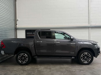 Used Toyota Hilux 2024 for sale - 79277973: Photo