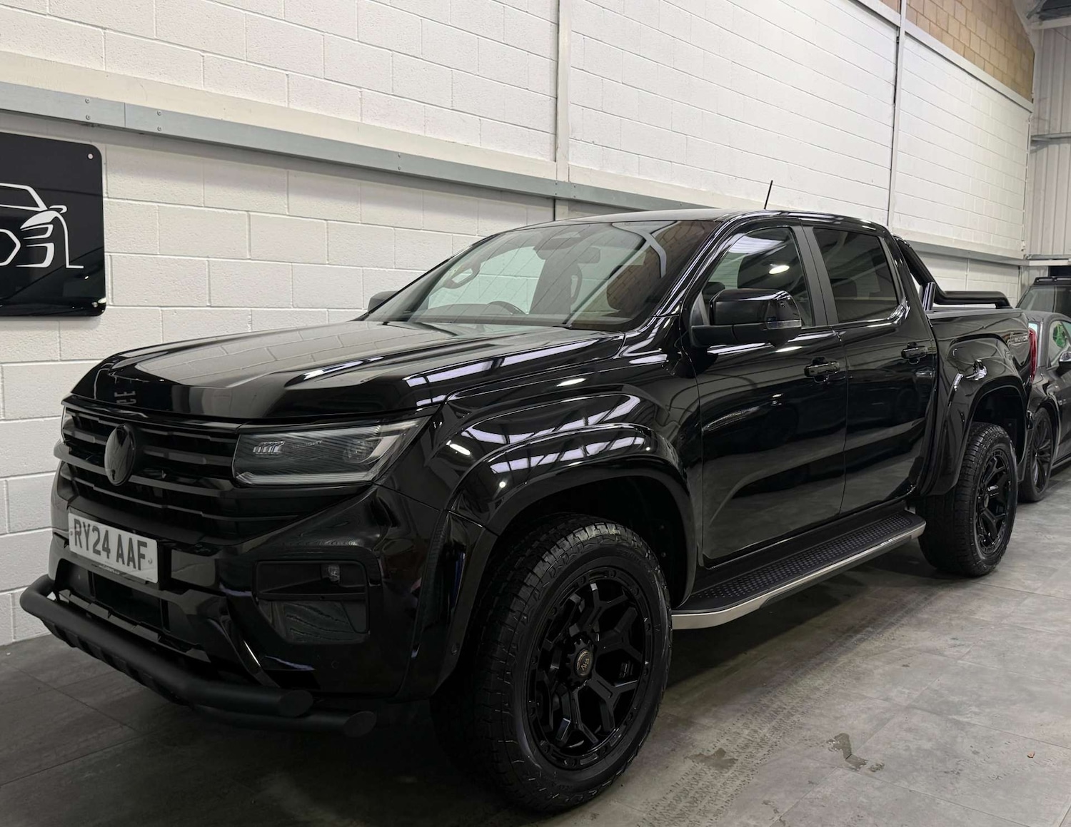 Used Volkswagen Amarok 2024 for sale - 77247831: Photo 3