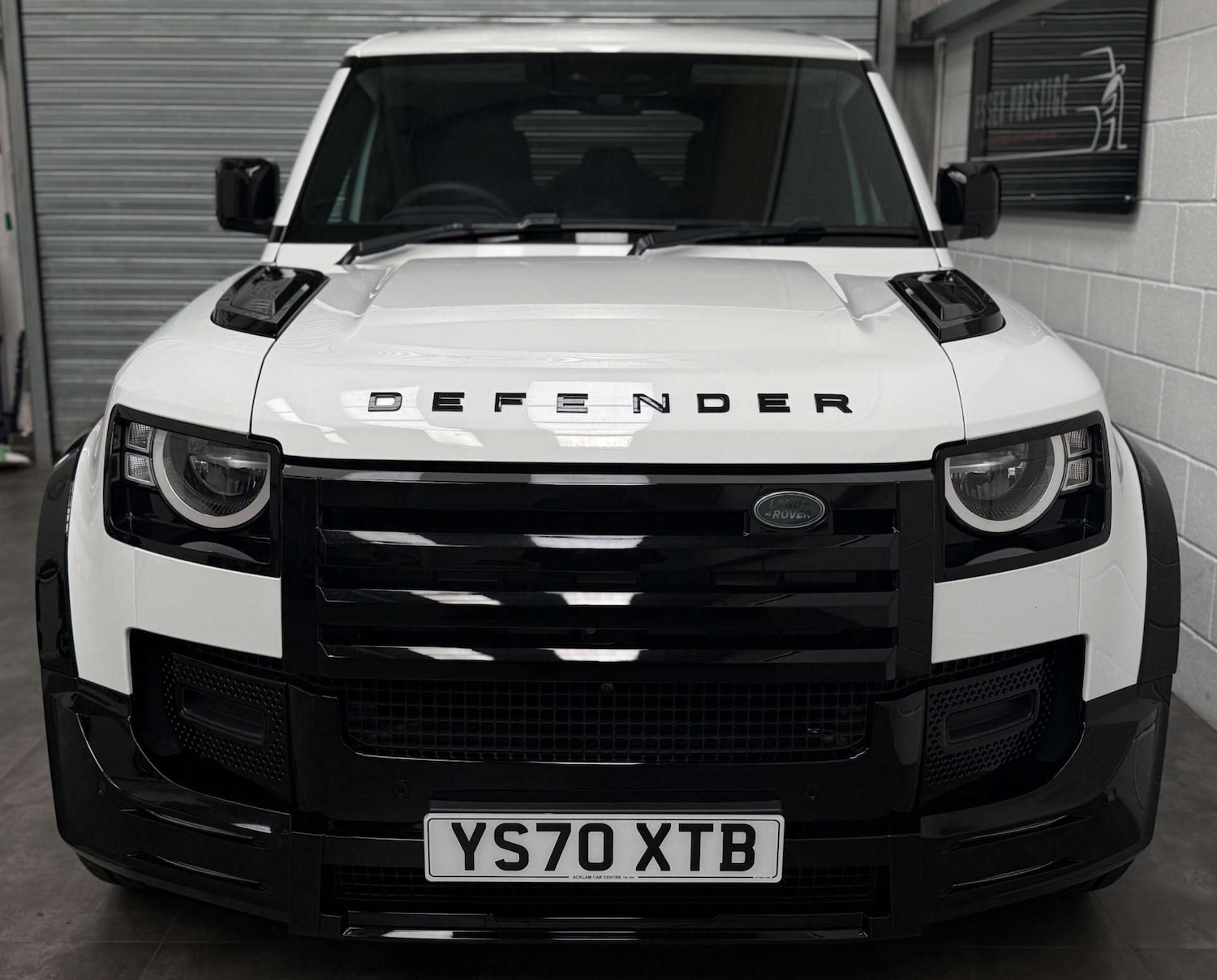 Used Land Rover Defender 2020 for sale - 78206025: Photo 2