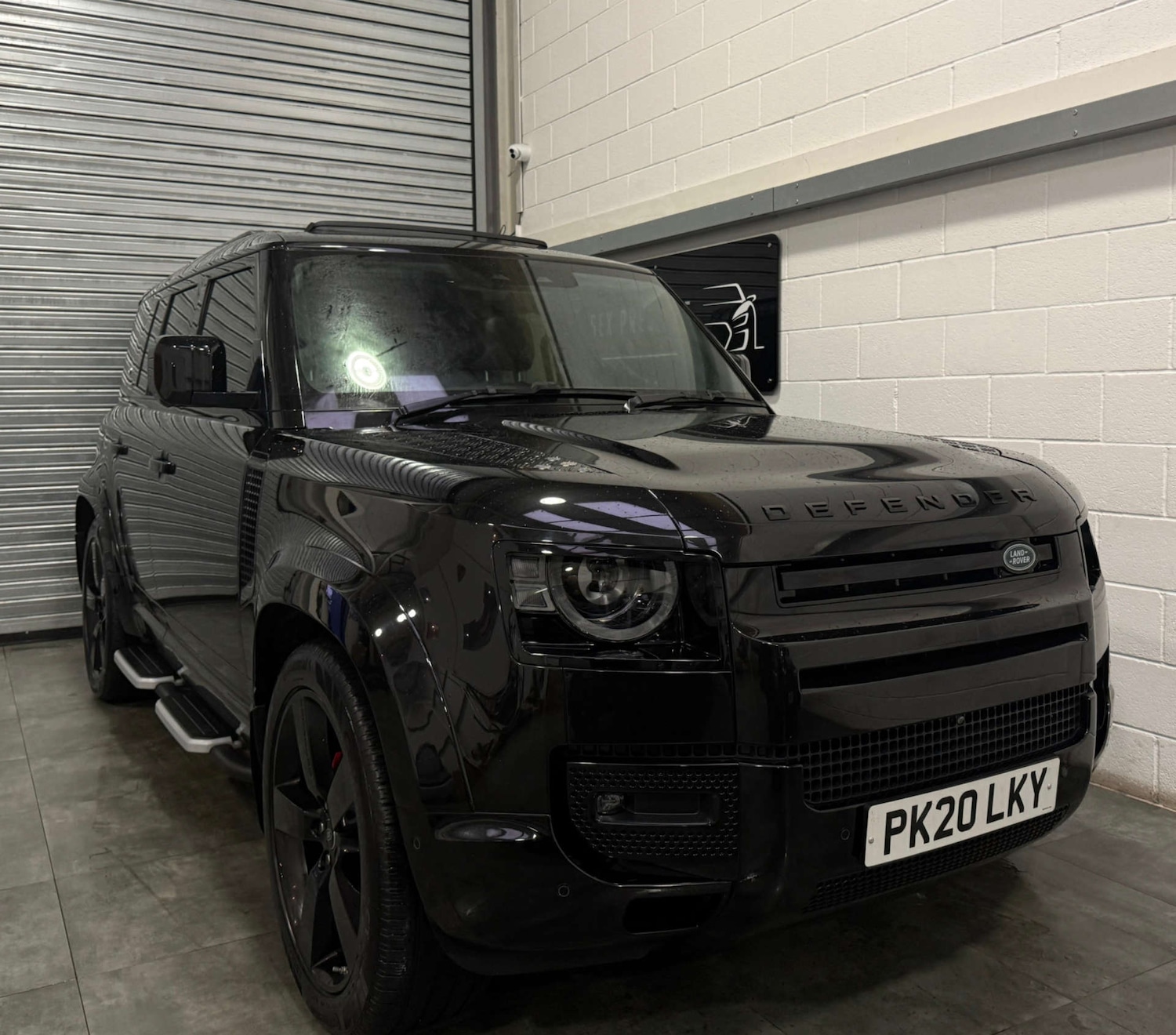 Used Land Rover Defender 2020 for sale - 76165324: Photo 1