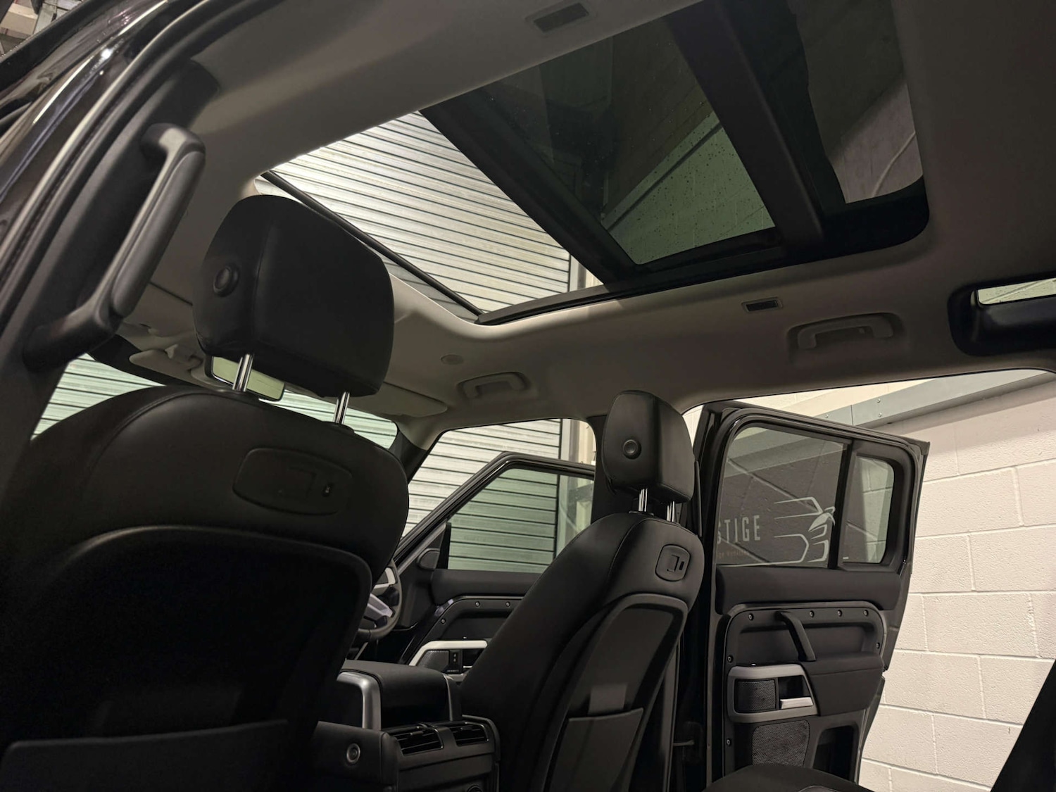 Used Land Rover Defender 2020 for sale - 76165324: Photo 20