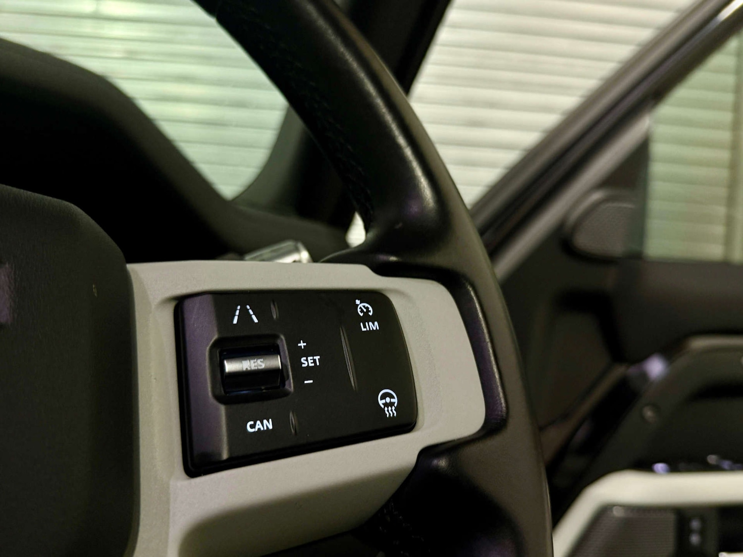 Used Land Rover Defender 2020 for sale - 76165324: Photo 24
