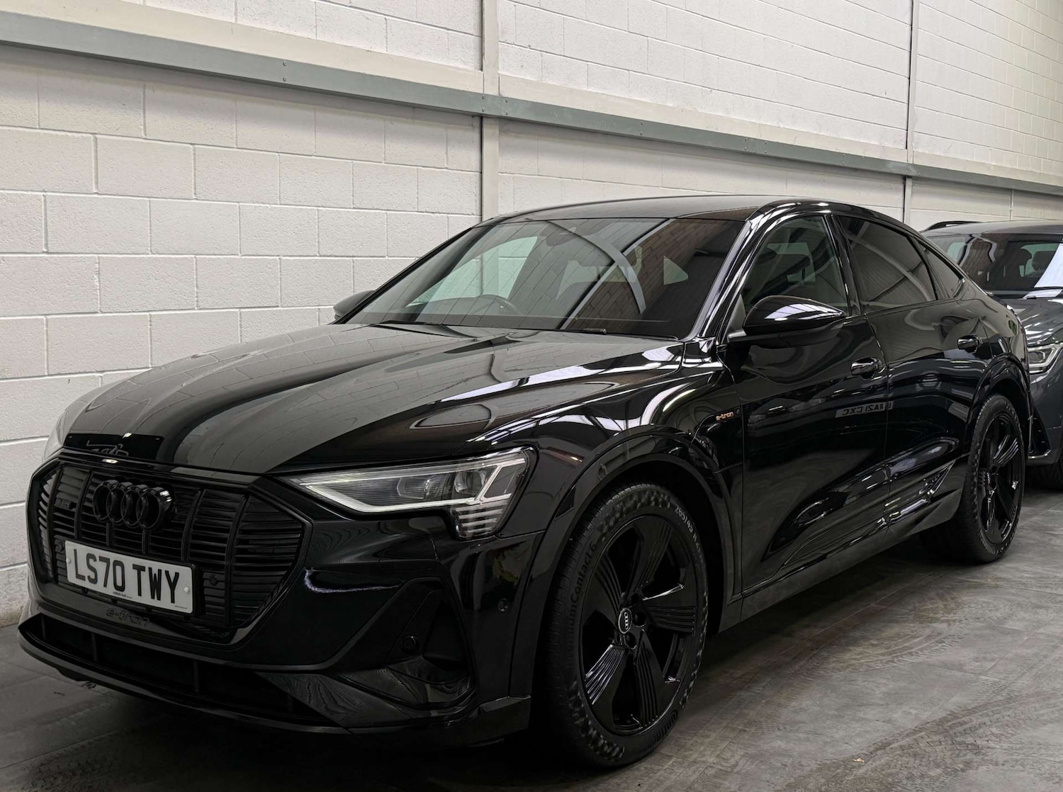 Used Audi e-tron 2020 for sale - 76427174: Photo 3