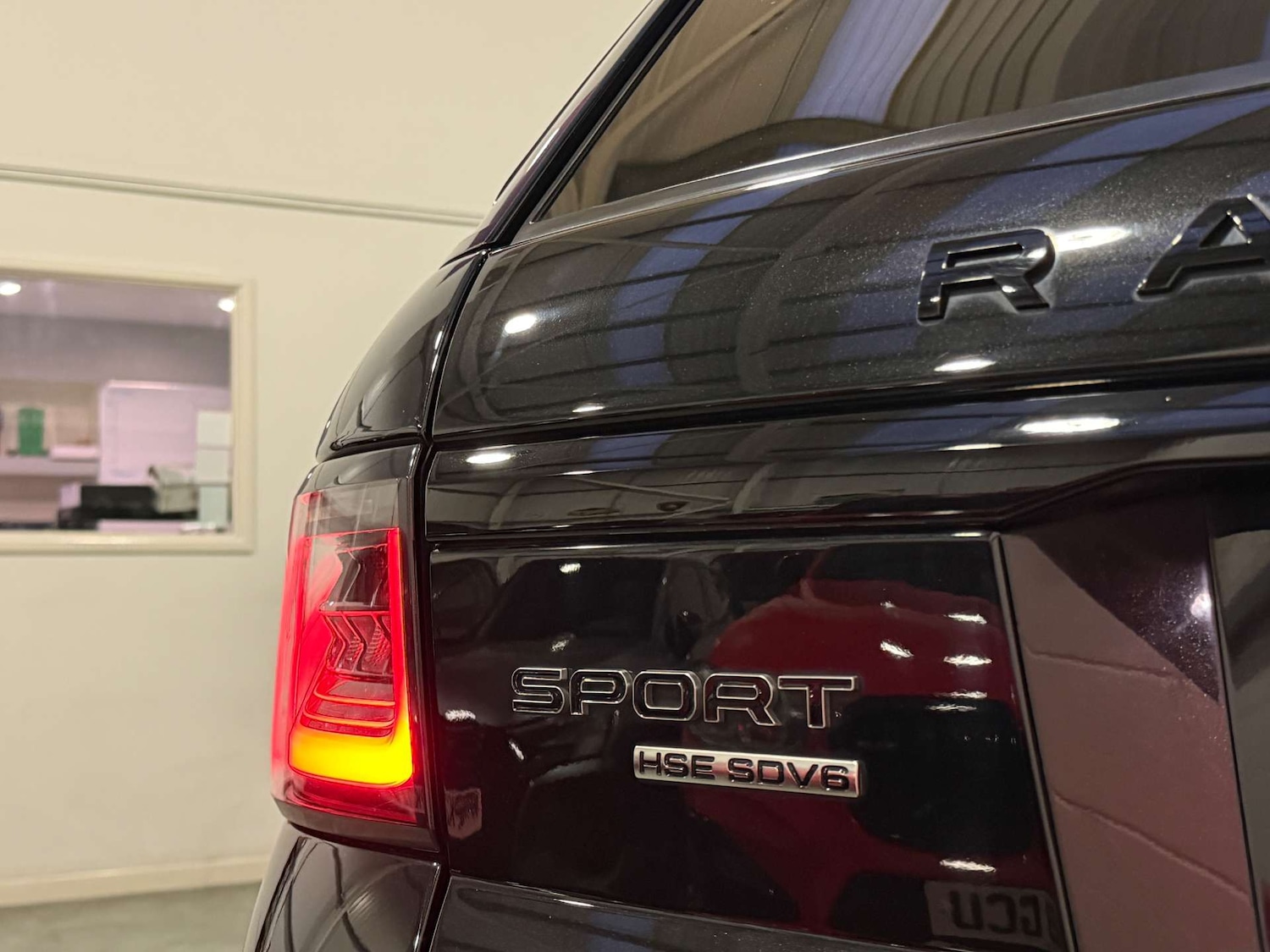 Used Land Rover Range Rover Sport 2018 for sale - 76358323: Photo 10