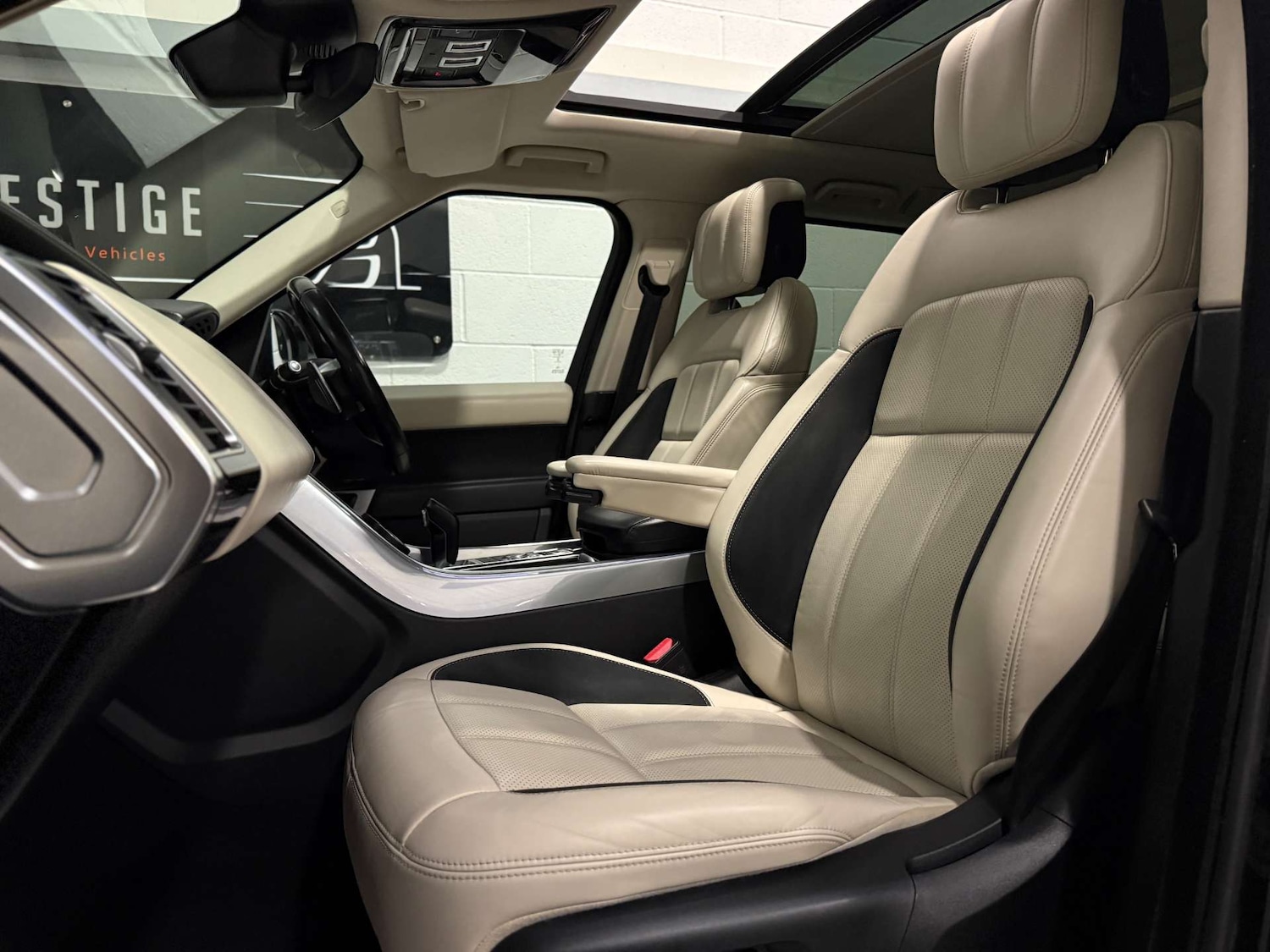 Used Land Rover Range Rover Sport 2018 for sale - 76358323: Photo 17