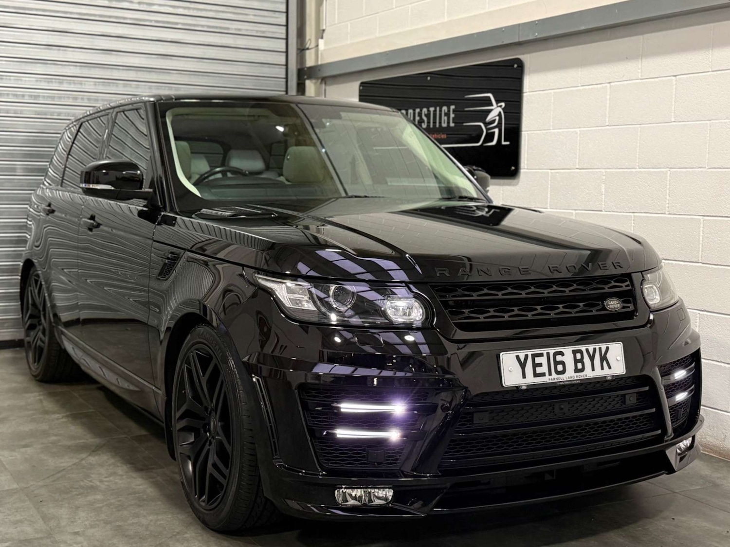 Used Land Rover Range Rover Sport 2016 for sale - 76344988: Photo 1