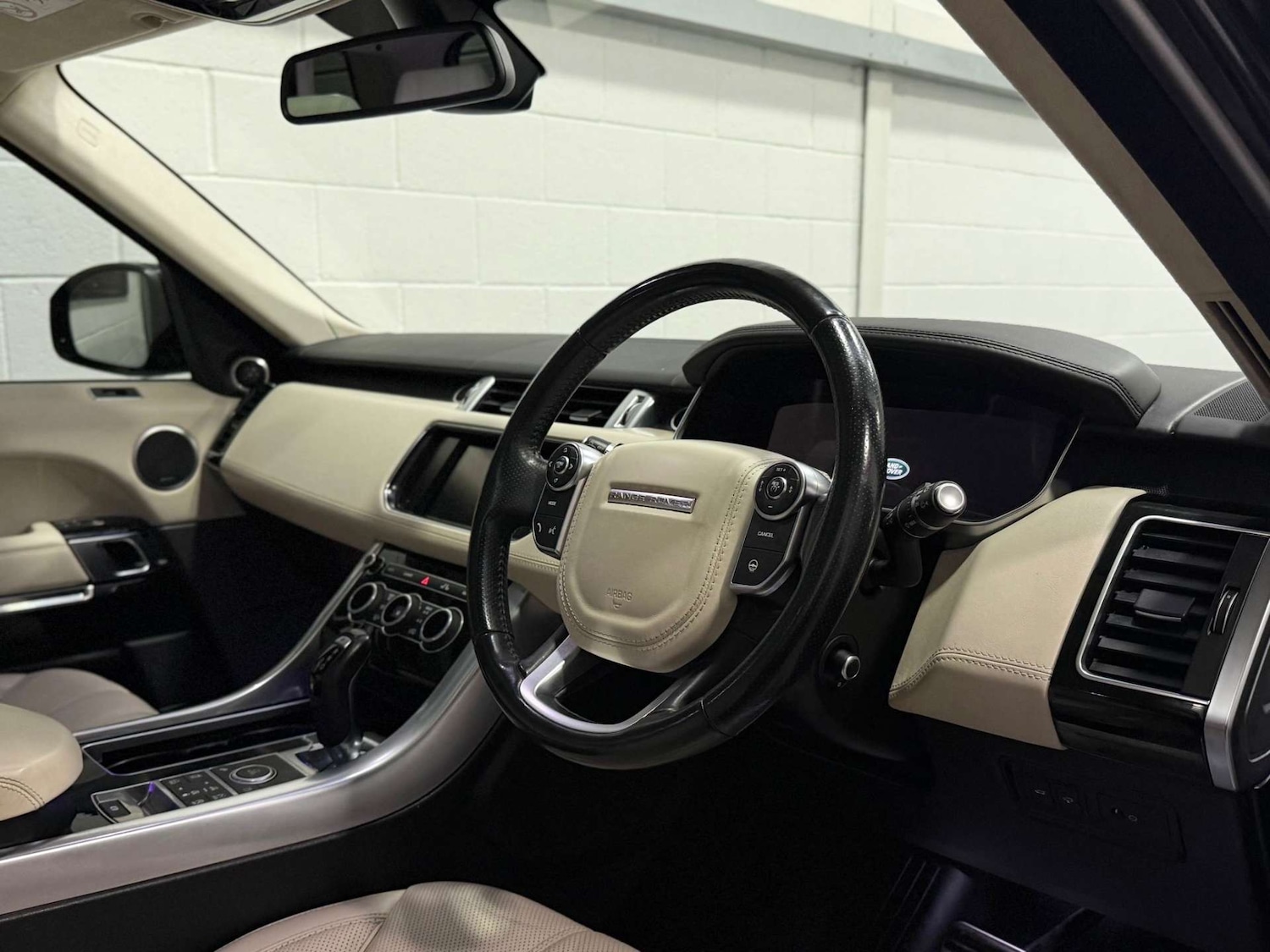 Used Land Rover Range Rover Sport 2016 for sale - 76344988: Photo 13
