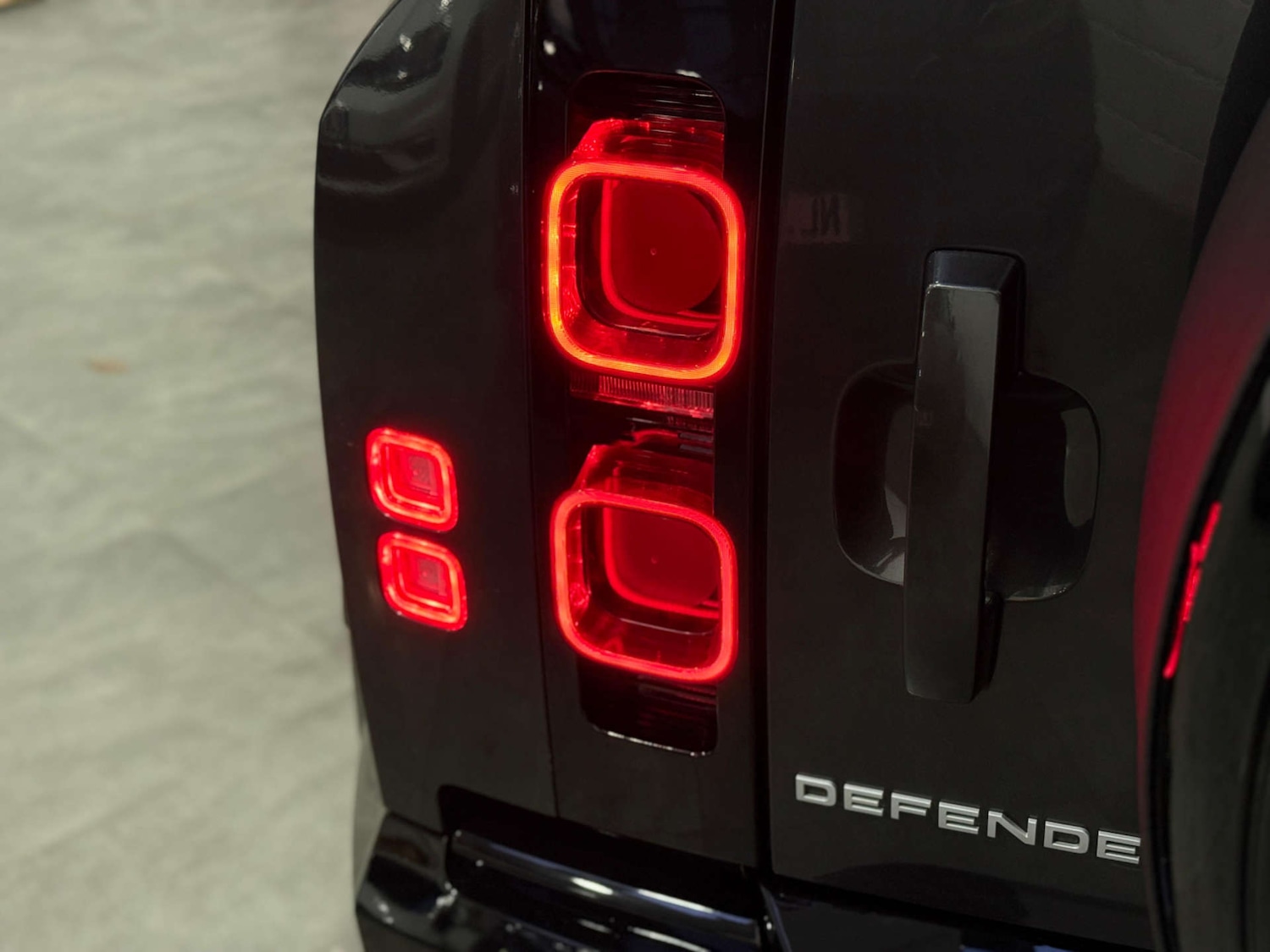 Used Land Rover Defender 2021 for sale - 77268897: Photo 10