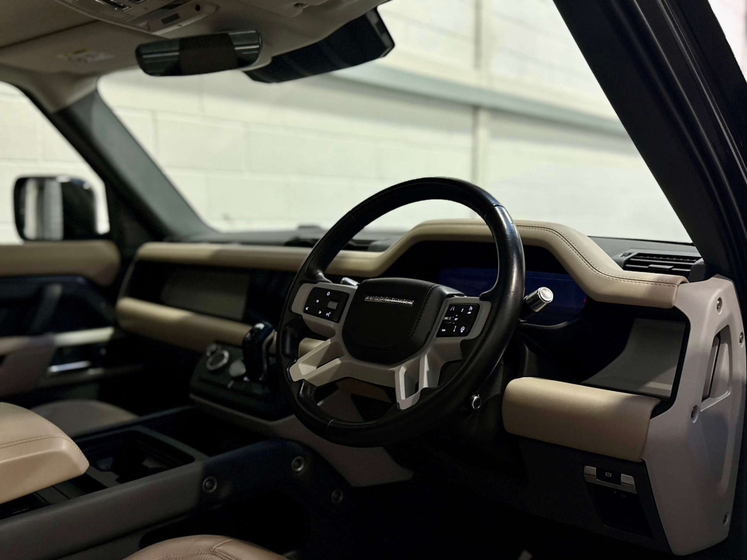 Used Land Rover Defender 2021 for sale - 77268897: Photo 14