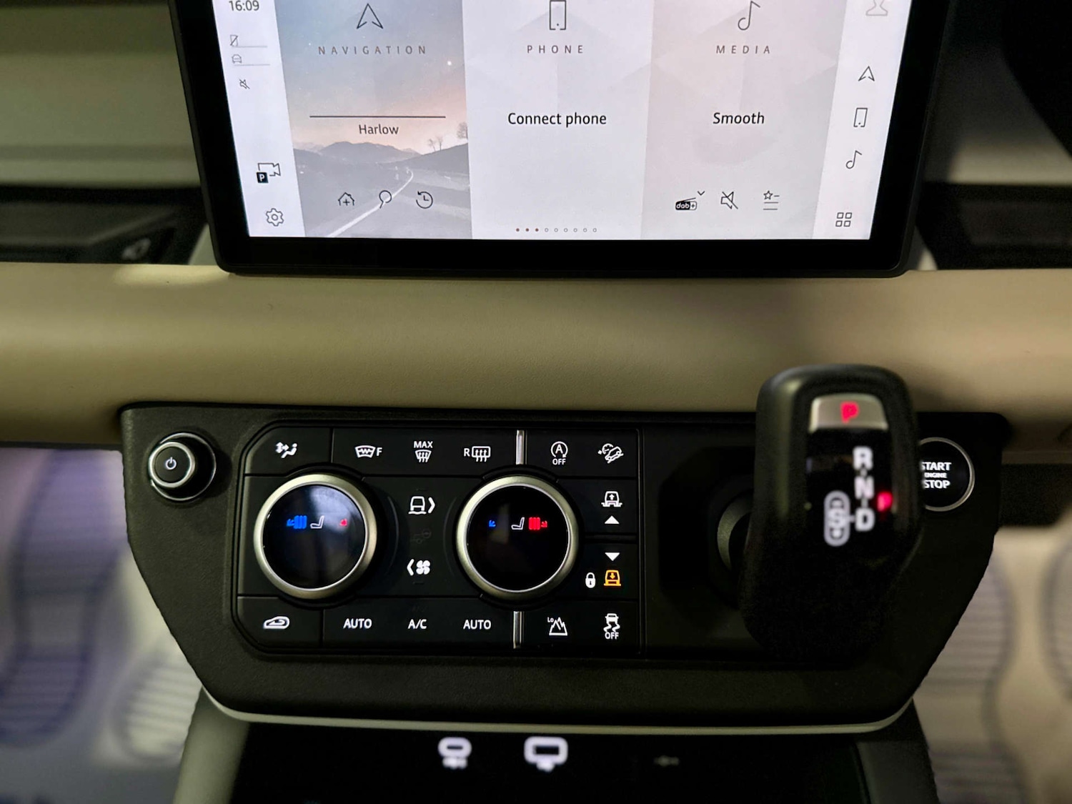 Used Land Rover Defender 2021 for sale - 77268897: Photo 24