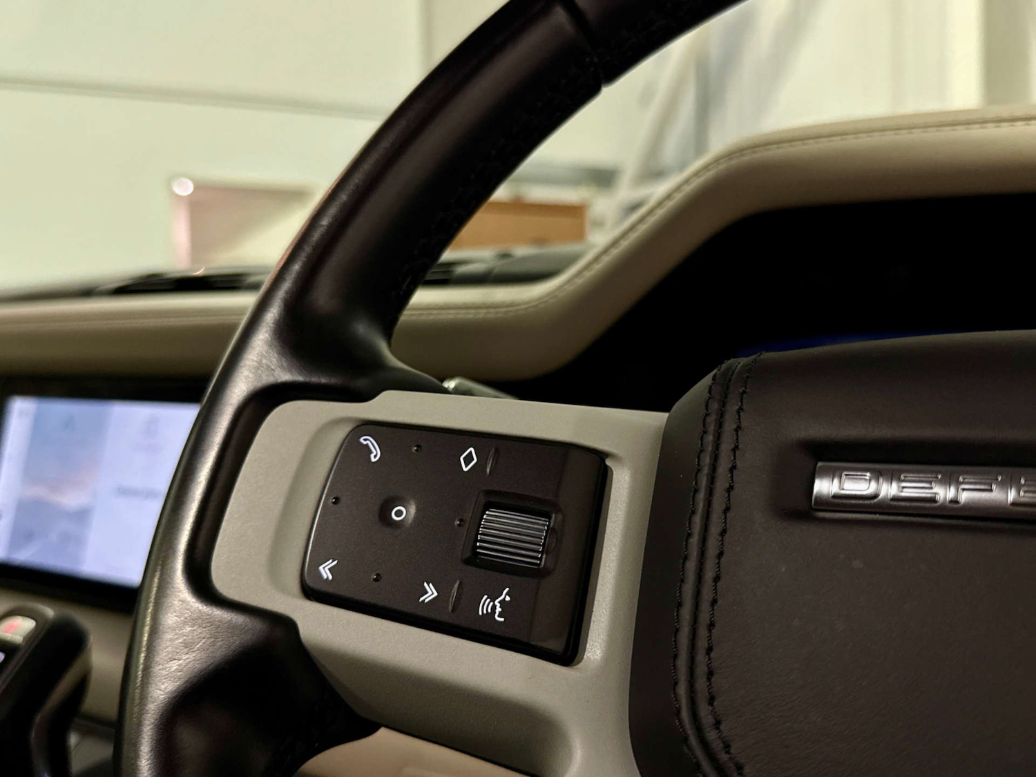 Used Land Rover Defender 2021 for sale - 77268897: Photo 27