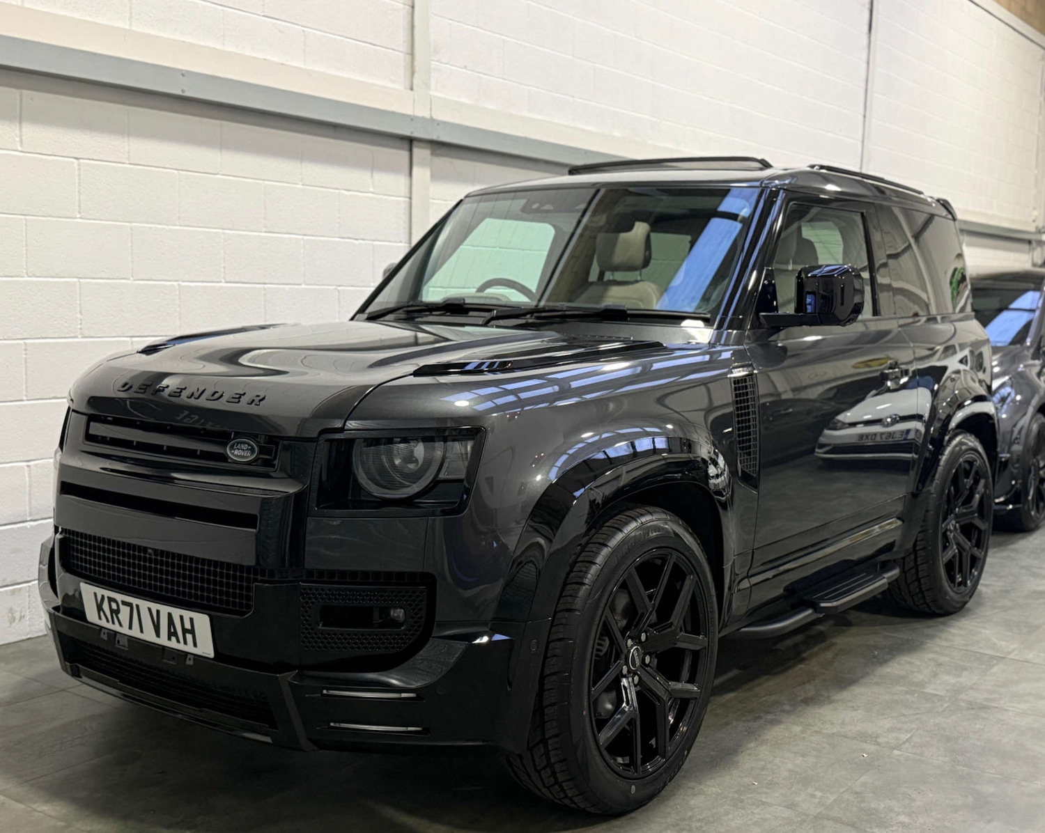 Used Land Rover Defender 2021 for sale - 77268897: Photo 3